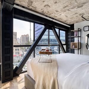 Urban One-Bedroom Apartment